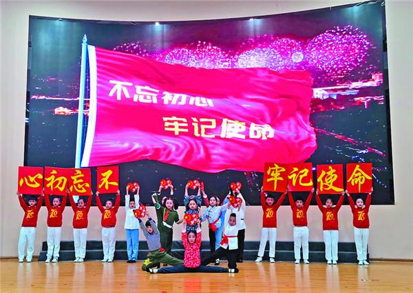 沉睡百年的泰坦尼克号,为何至今未被打捞上岸?专家:碰都不能碰